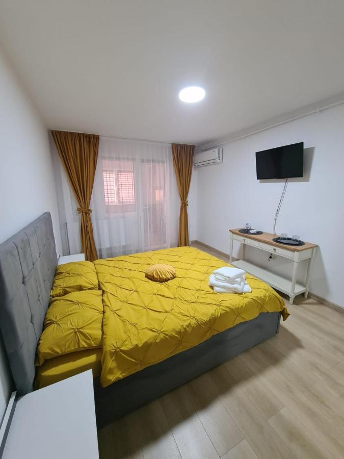 Garsoniera Luxury Kevin Apartment Pitesti Exterior photo